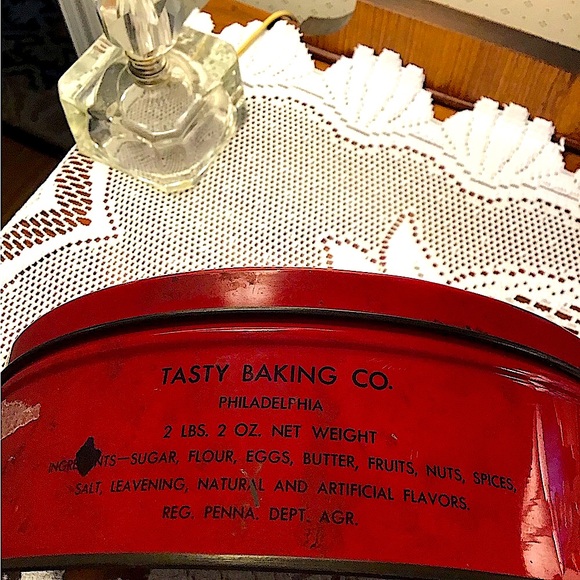 RARE VINTAGE TASTYKAKE  FRUITCAKE CAN - Picture 2 of 3